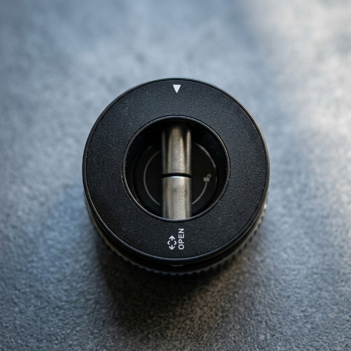 Vacuum Adsorption Magnetic Mobile Phone Holder